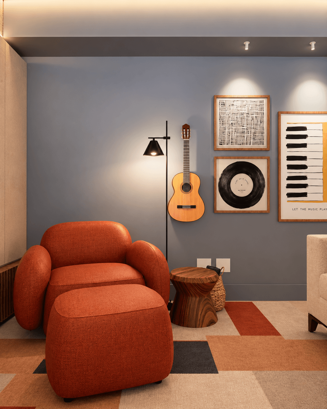 Poltrona e pufe laranja diante de uma parede azul com violão, luminária de piso preta e quadros de disco de vinil e teclas de piano